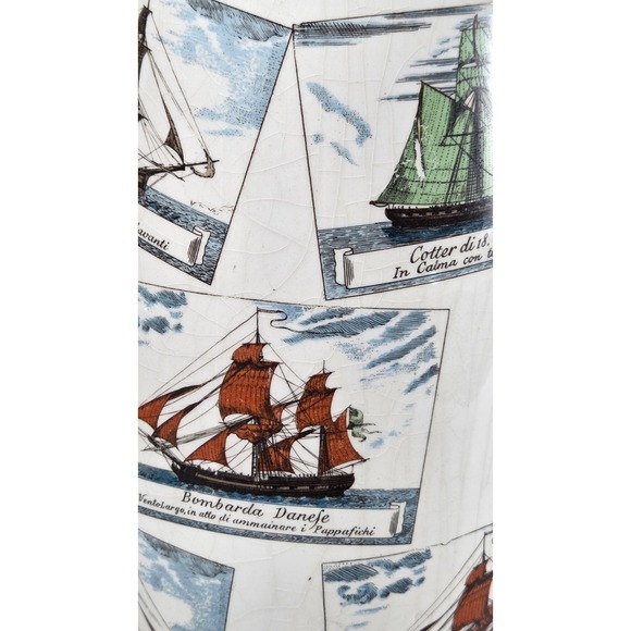 Vtg. Vase Historical Sailing Ships Hand Painted Porcelain Gold Trim Sailor‎ - Picture 4 of 6